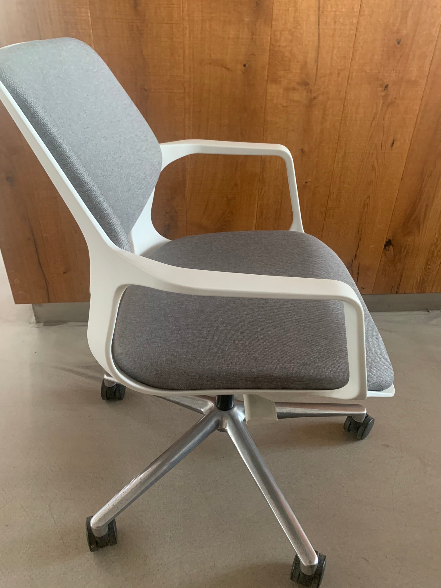 Newentor Life Liftable and Mesh Backrest Chairs