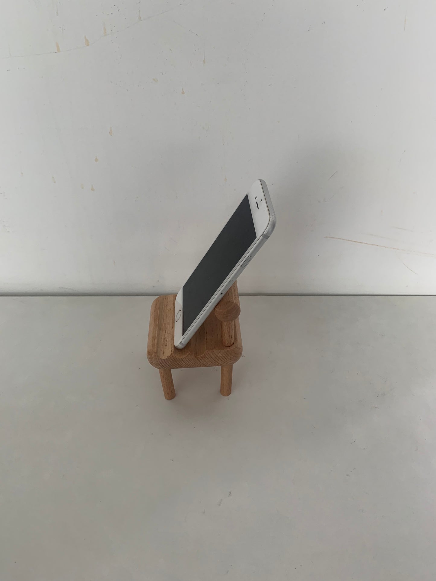 Newentor Life Stands adapted for mobile phones